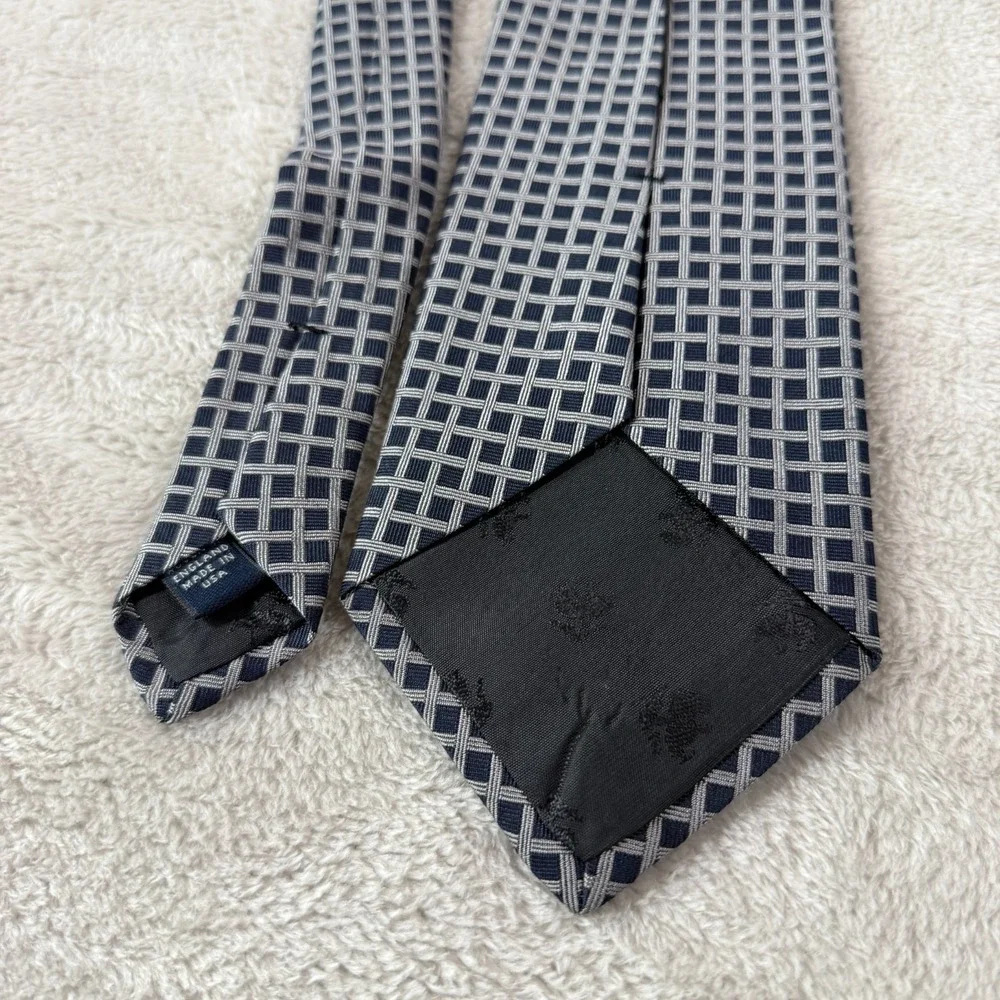 Brooks Brothers Mens Necktie Navy Blue Gray Geometric Squares Silk Tie 59x3.75